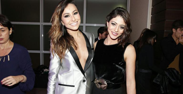 Sabrina Sato e Carol Castro brilham em pré-estreia do filme ‘O Concurso’