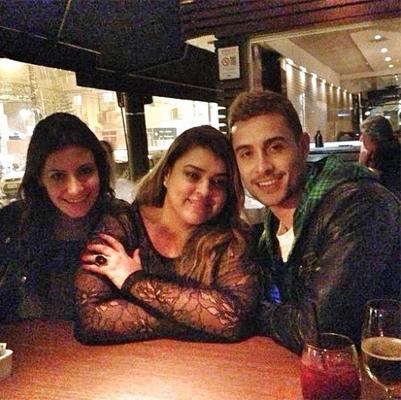 Preta Gil vai ao teatro e sai para jantar com ex-namorado: ‘Somos uma família’