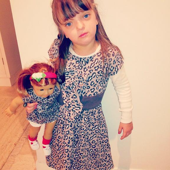 Rafa Justus combina look com roupa de sua boneca
