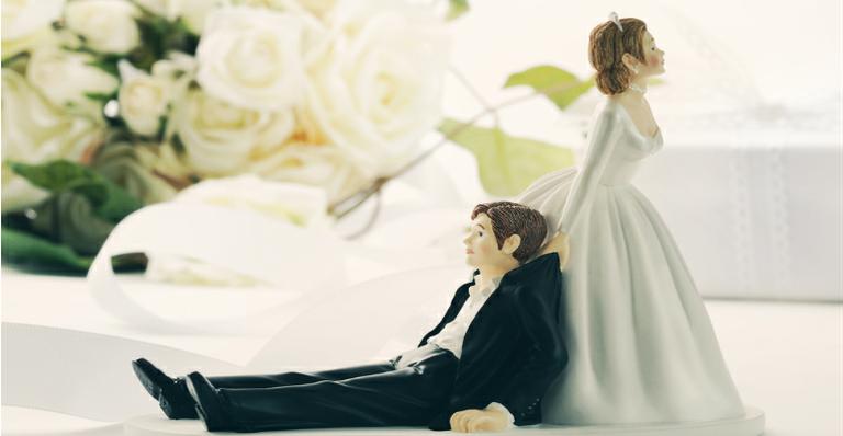 Topos de bolo criativos dão tom divertido ao casamento. Inspire-se