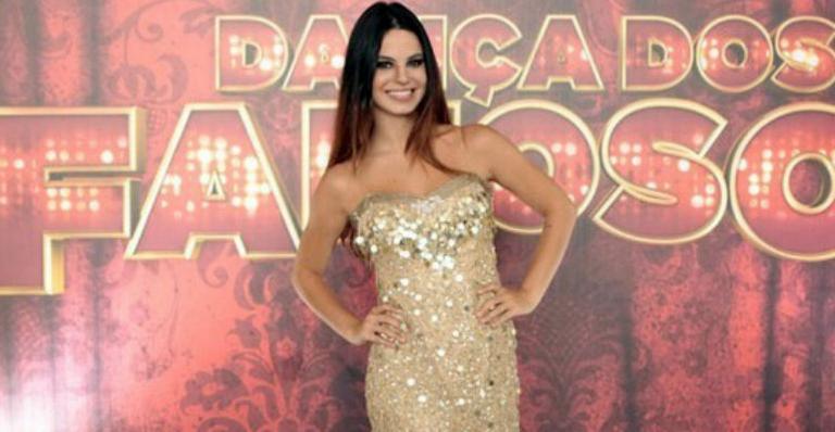Sthefany Brito conta que deu seu primeiro beijo na boca em novelas