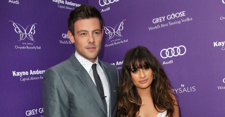 Lea Michele gritou e chorou por cinco horas ao receber a ligação que comunicou a morte do namorado, Cory Monteith