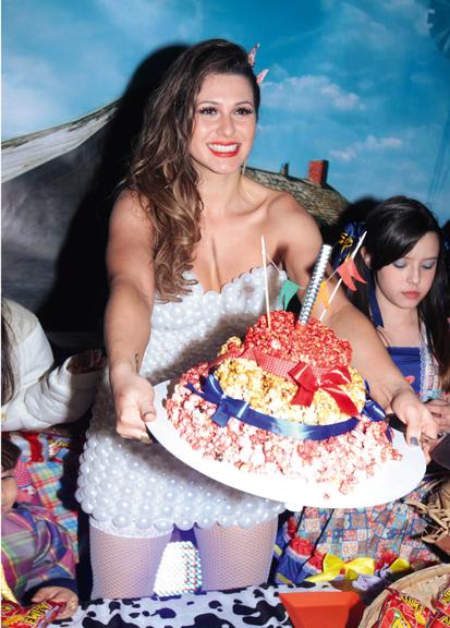 A bela Lívia Andrade
