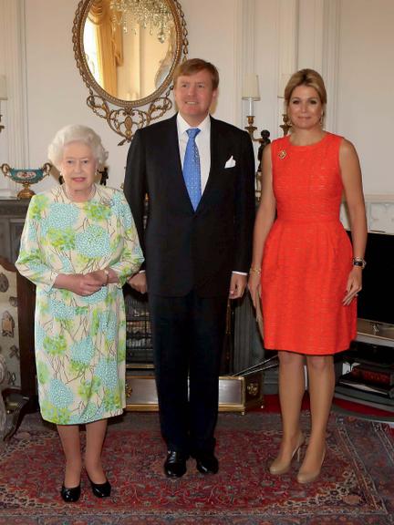 Elizabeth II e casal holandês