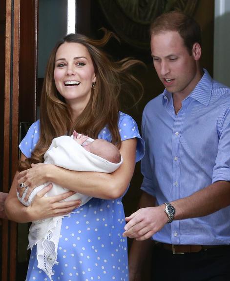 Kate Middleton contou às amigas como foi o parto do príncipe George