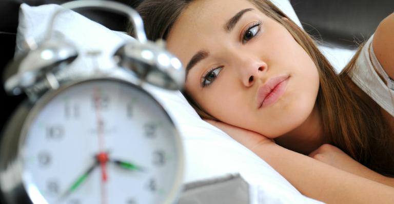 Dormir no final de semana compensa o sono perdido? Veja a resposta