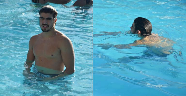 Caio Castro curte o calor de Fortaleza em folga de ‘Amor à Vida’