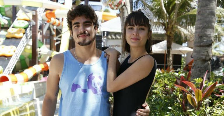 Maria Casadevall, Caio Castro e famosos se divertem no Ceará