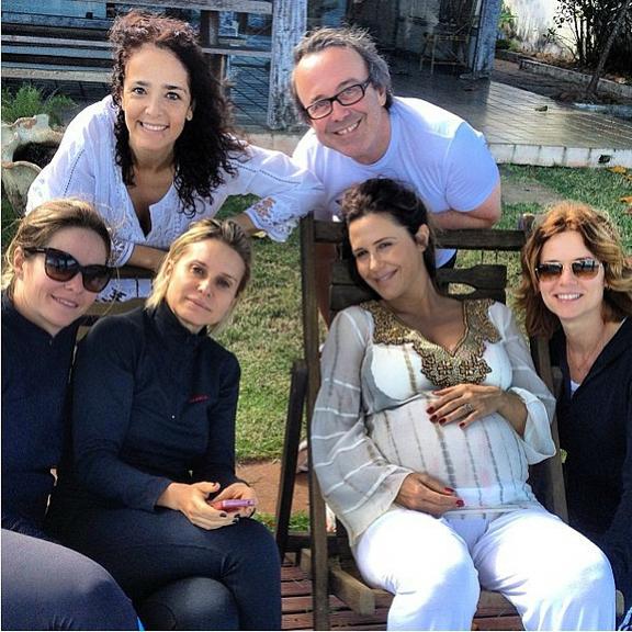 Na reta final da gravidez, Guilhermina Guinle comemora aniversário