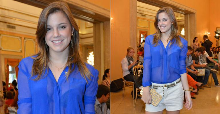 Alice Wegmann ensina receita de doce de suspiro na cozinha de Thalita Rebouças