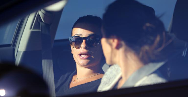 Lea Michele manda mensagem para os amigos em rede social