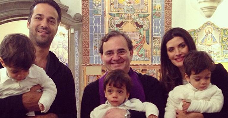 Isabella Fiorentino comemora o aniversário dos trigêmeos