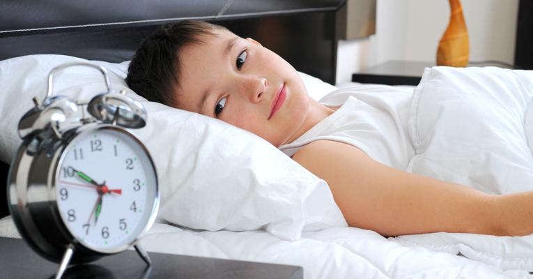Volta às aulas: veja 5 soluções para as crianças dormirem cedo