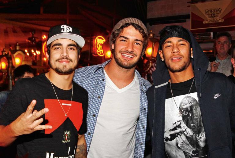 Caio Castro, Pato e Neymar: jantar em SP