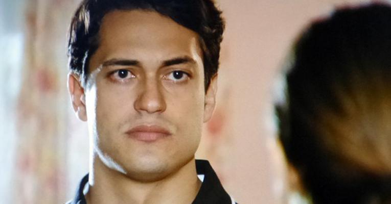 Hélio humilha Zuleika em ‘Flor do Caribe’: ‘Você não é mulher pra mim’
