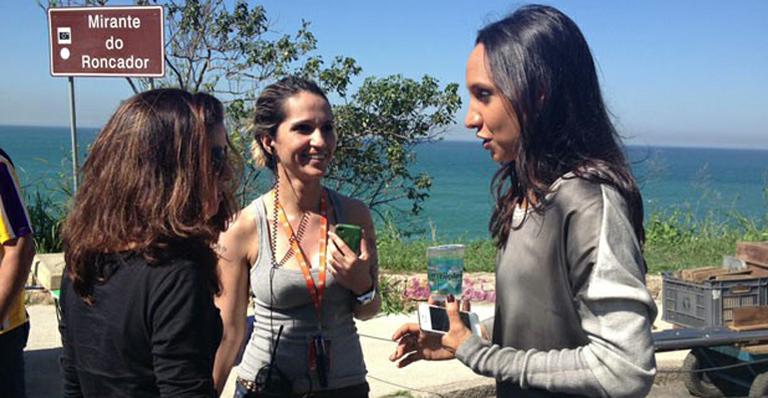Elenco de ‘Amor à Vida’ grava em praia do Rio de Janeiro