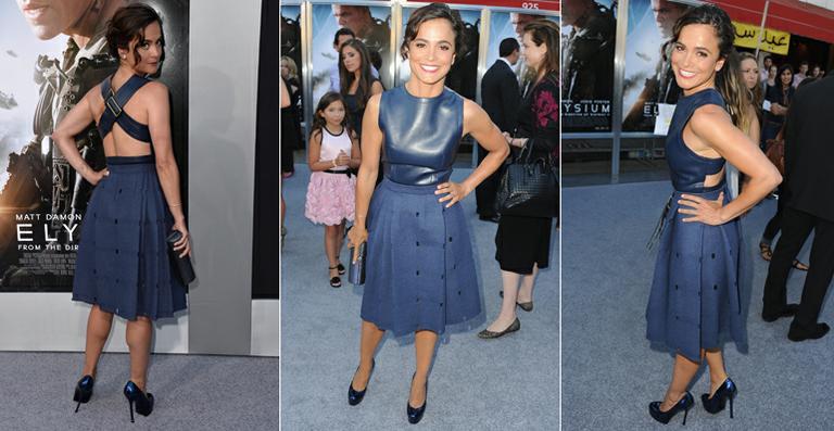 Alice Braga aposta no azul petróleo e rouba a cena em première de Elysium