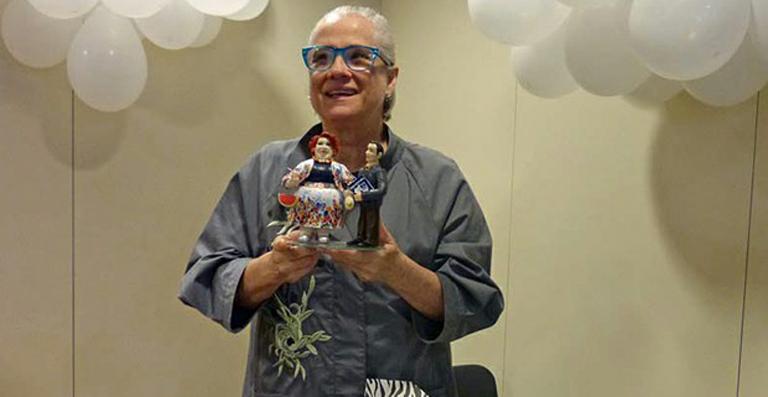 Vera Holtz se despede de Dona Redonda e ganha festa de aniversário