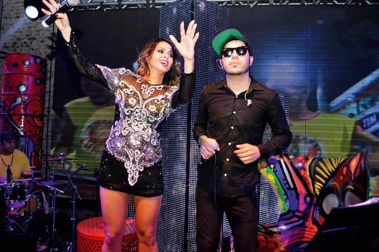 Bela Alinne Rosa e Tomate agitam festa no Recife