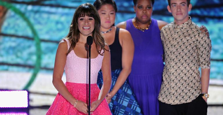 Lea Michele faz sua primeira aparição pública após a morte de Cory Monteith