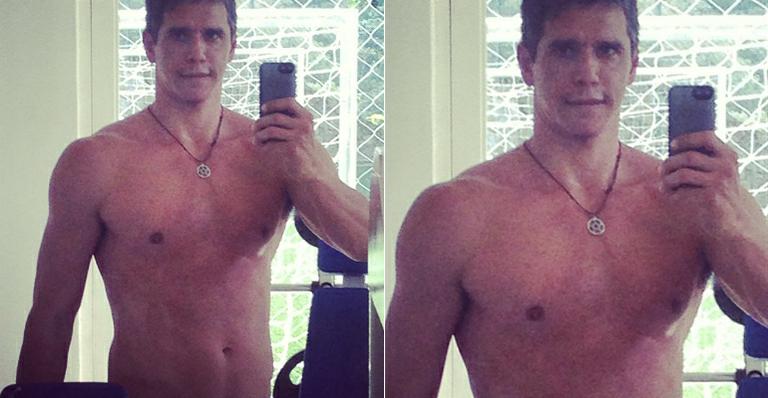 Márcio Garcia posa sem camisa e Tatá Werneck aprova: Deus abençoe