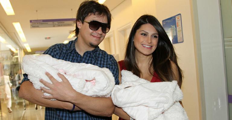 Filhas de Natália Guimarães aparecem na capa do novo CD do KLB