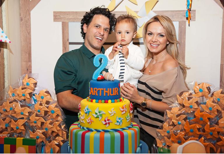 Eliana, a orgulhosíssima mãe de Arthur