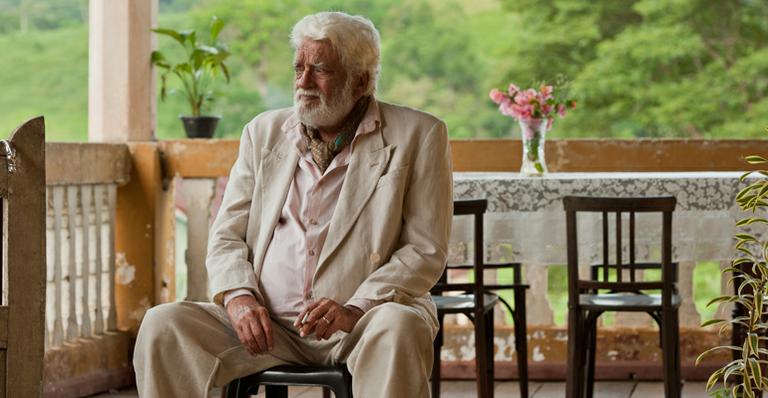 ‘A Coleção Invisível’, último filme com Walmor Chagas, concorre no Festival de Gramado