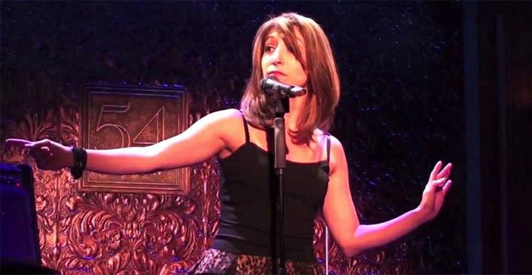 Atriz imita 19 cantoras em versão de ‘Total Eclipse Of The Heart’