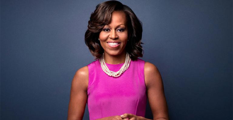 Michelle Obama reafirma que é ‘mãe solteira’ e fala sobre a chegada dos 50 anos