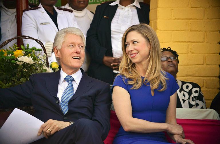 Bill Clinton e Chelsea na África