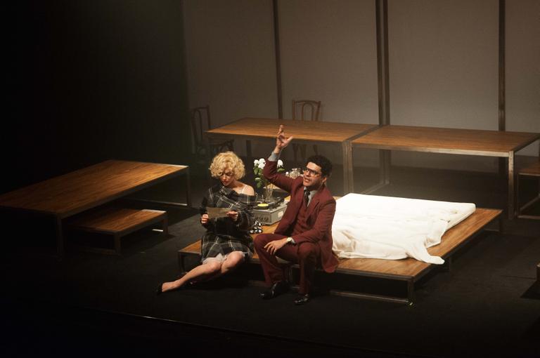Simone Spoladore no teatro