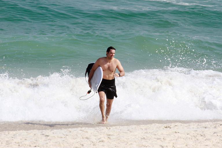 Vladmir Brichta em dia de surfe