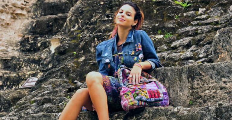 Sthefany Brito fala sobre sua primeira vez