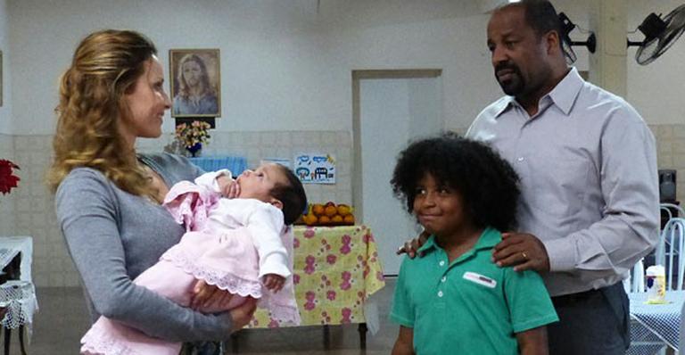 Flor do Caribe: Quirino não aceita abandono de Doralice pela família