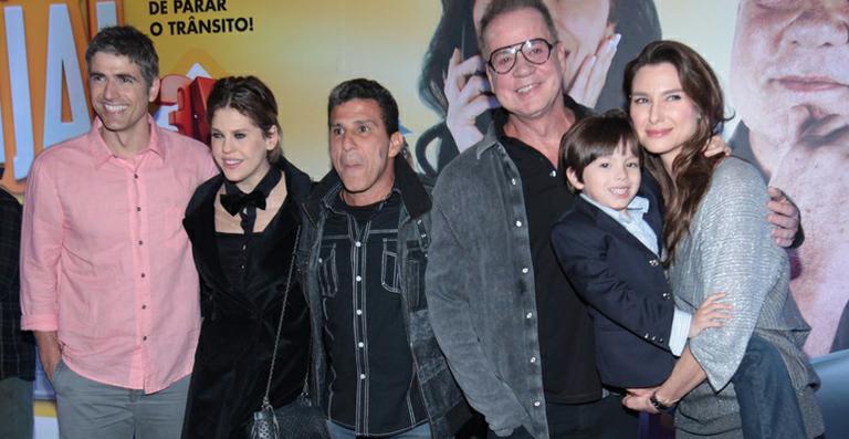 Elenco na pré-estreia do primeiro filme em 3D feito no Brasil