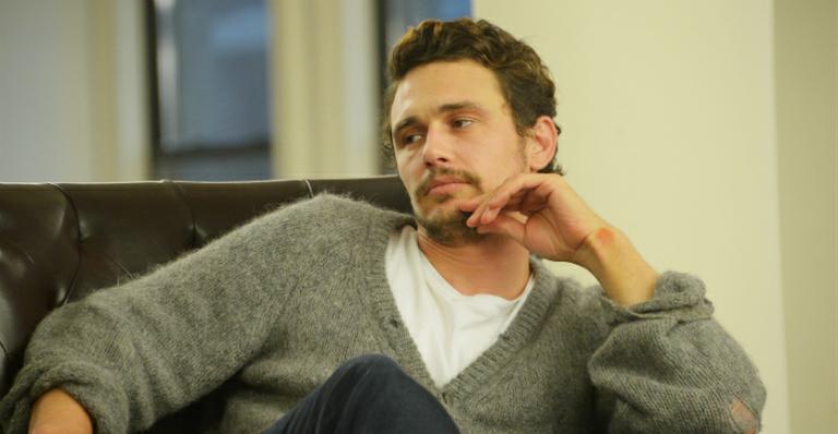 James Franco lança livro de poesias e desmente affaire com Lindsay Lohan