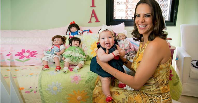 Virna Dias apresenta a filha de apenas três meses