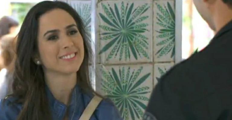 Amor à Vida: Valdirene convida Carlito para ser padrinho do seu casamento