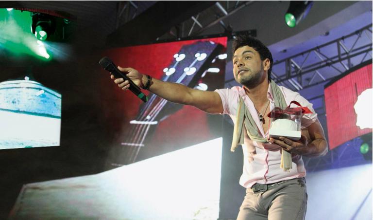 Zezé Di Camargo celebra 51 anos