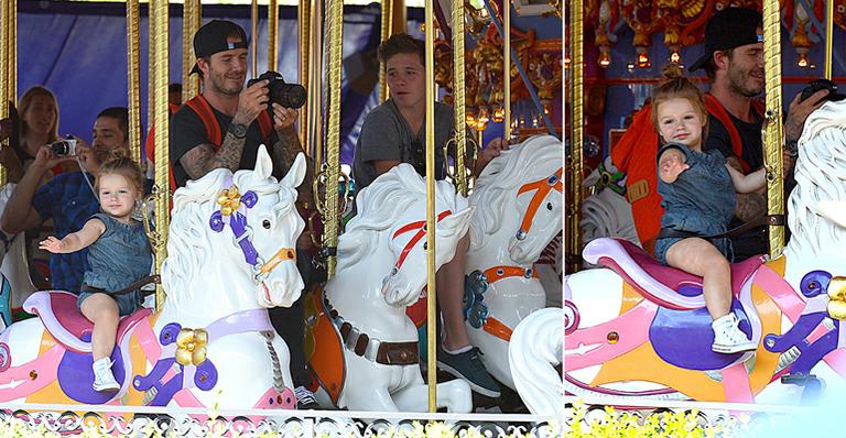 Victoria e David Beckham levam os filhos para um divertido passeio na Disney