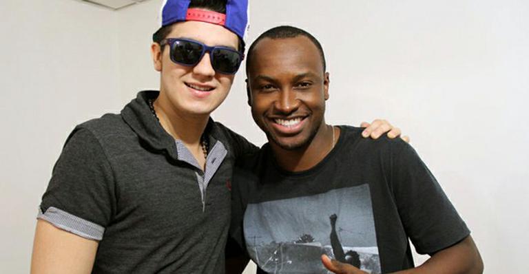 Luan Santana e Thiaguinho se encontram nos ensaios do Criança Esperança