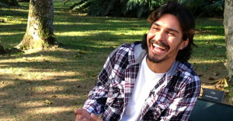 André Gonçalves: Lembro de ter dúvida se era gay ou não