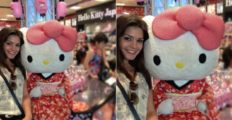 Thais Fersoza volta à infância e posa com Hello Kitty no Japão