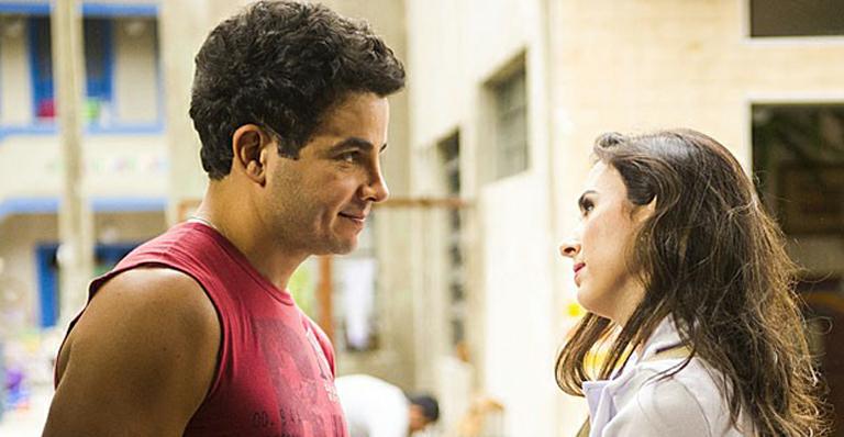 Amor à Vida: Carlito pede Valdirene em casamento e a deixa sem reação