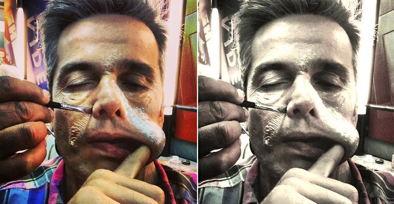 Otaviano Costa aparece desfigurado em bastidores de gravação