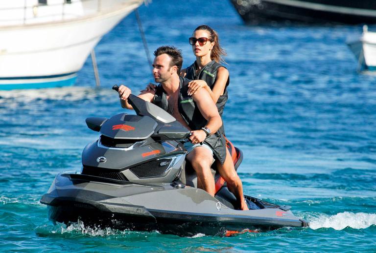 Aventuras de Alessandra Ambrosio e Jamie Mazur