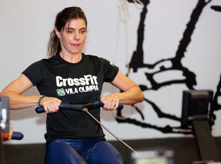 Daniella Cicarelli faz treino intenso em SP