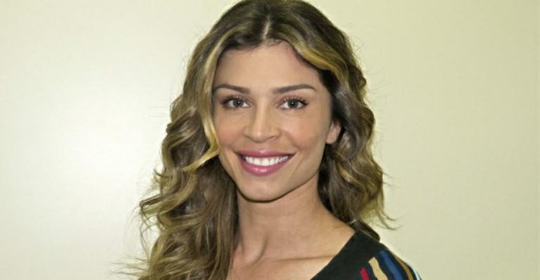 Grazi Massafera já pensa em novo personagem: Rasparia a cabeça, pintaria o cabelo, faria tudo