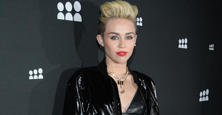 Novo álbum de Miley Cyrus terá participação de Britney Spears